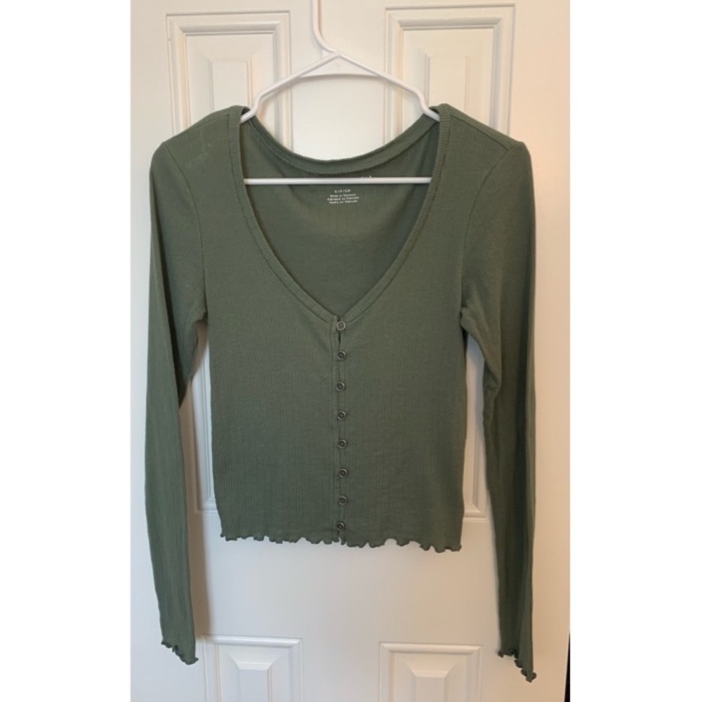 American Eagle Cropped Long Sleeve